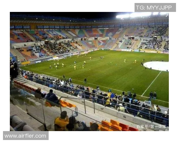 海法与亚特兰大激战正酣足球盛宴引发球迷热情高涨